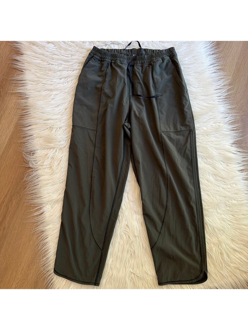 Lululemon cropped pants 23” size 6